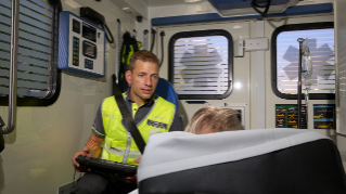 Patientenversorgung im Rettungswagen